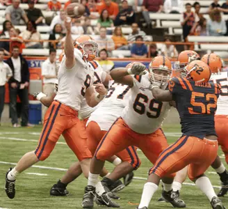Defense Rallies for a 25-24 Triumph in Annual Spring Football Game Image