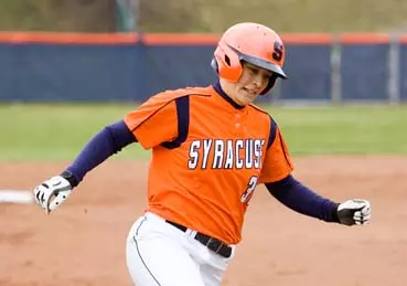 Softball Splits with Seton Hall Image