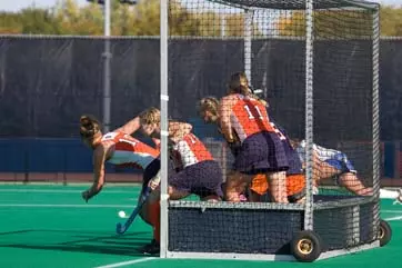 Syracuse and Connecticut Compete in Heated Defensive Battle Image