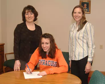 Four Foot Locker Finalists Highlight 2008-09 Cross Country/Track & Field Signing Class Image