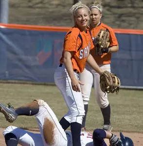 Crunch Time For The Orange Softball Team Image