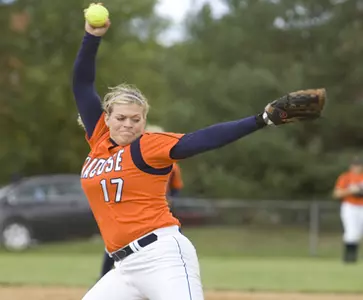 Gardner Shines In SU's Sweep Against Niagara Image