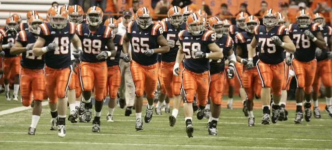 Team enters field vs. Rutgers