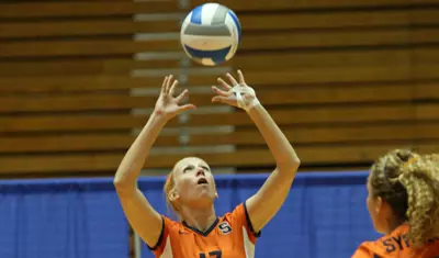 Laura Homann setting vs. New Hampshire