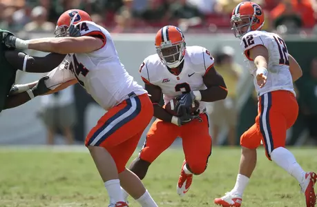 Delone Carter takes a handoff from Ryan Nassib at USF