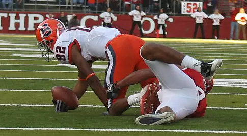 Van Chew makes a catch at Rutgers