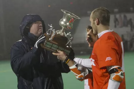 SimmonsRoyIIIcaptains2010trophy
