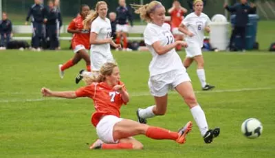 Tina Romagnuolo scores against Albany