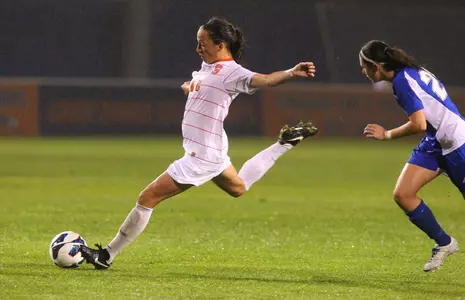 Alyscha Mottershead on a breakaway shot at the goal.