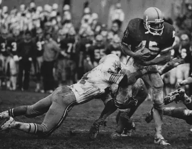 Art Monk runs after the catch