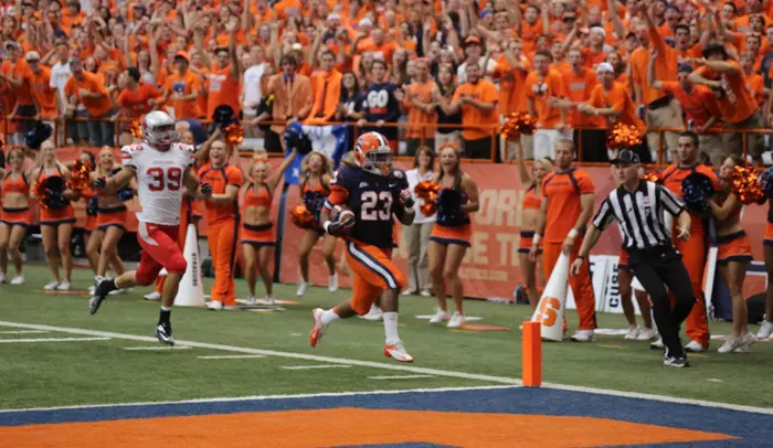 Prince-Tyson Gulley scores a touchdown against Stony Brook