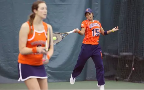Komal Safdar hits in doubles with Amanda Rodgers.