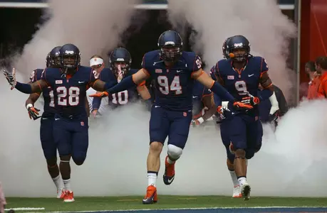 Syracuse enters the field to start game against Tulane.