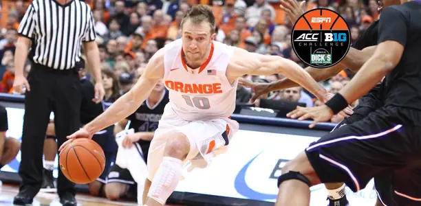 Trevor Cooney drives to the basket.