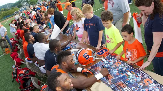 2013 Fan Fest autograph session