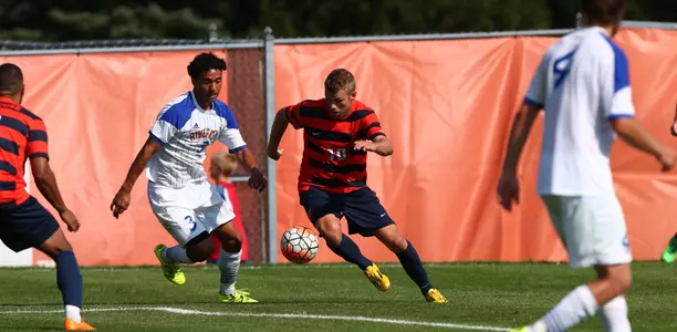 Julian Buescher battles for the ball.