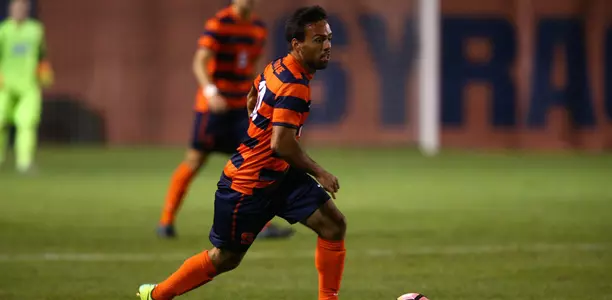 Sergio Camargo on the attack.