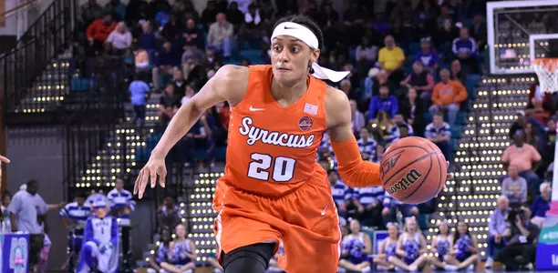 Brittney Sykes looks to dish.
