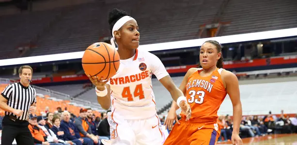 Jasmine Nwajei makes a pass against Clemson.
