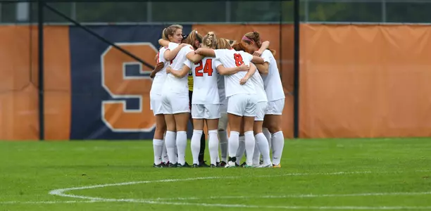 WSOC - Team huddle vs. UNC