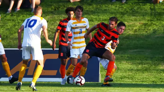 Norheim battles against Hofstra