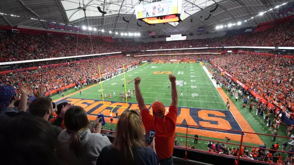 Syracuse football crowd