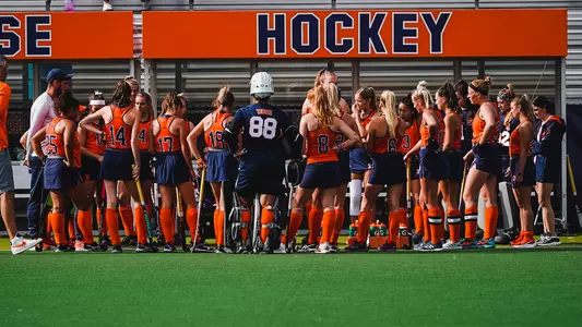 Syracuse Field Hockey Team at Bench