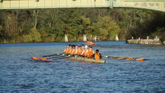 Men's Rowing practice