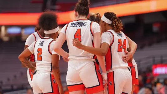 WBB team huddle