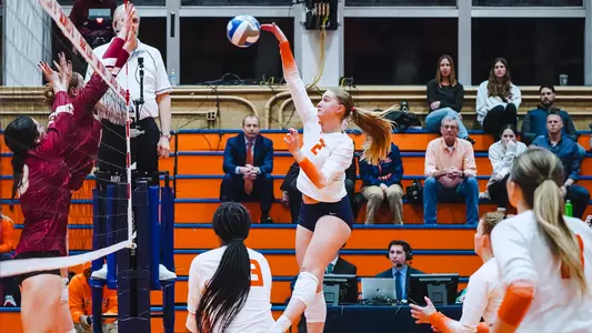 2023 Volleyball Veronica Sierzant Attacking