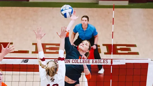 2023 Volleyball Lauren McCabe Hitting