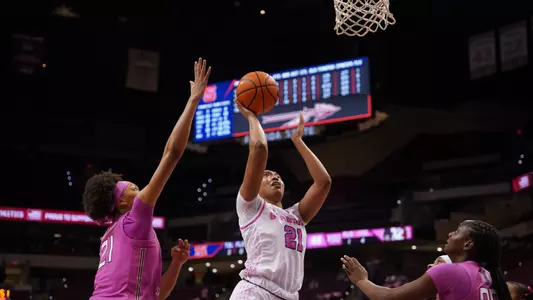 Saniaa Wilson shoots a layup at FSU