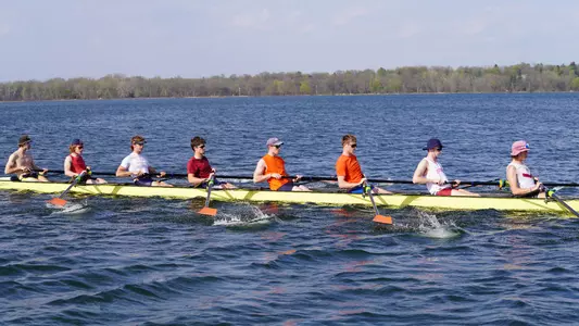 Men's rowing on Onondaga