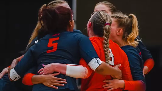 Volleyball vs. UAlbany at UAlbany Invitational, Group Huddle