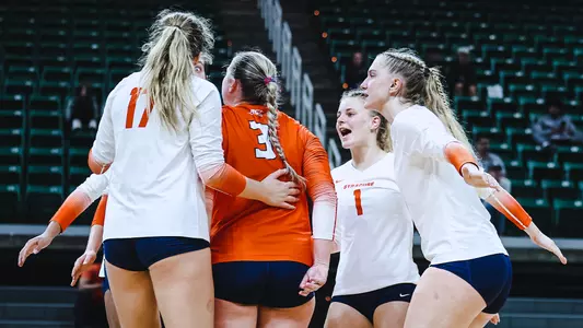 Volleyball 2023 Huddle After Point at Kathy DeBoer Invitational