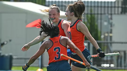 Syracuse field hockey celebrates game-winner at Penn State