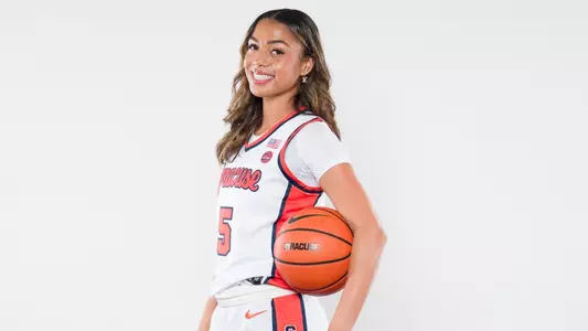 Laila Phelia Studio Shot