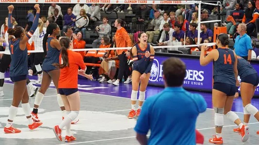 Syracuse vs Clemson Volleyball