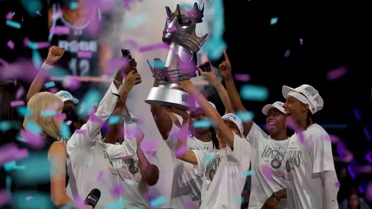 Rose celebrates Unrivaled championship