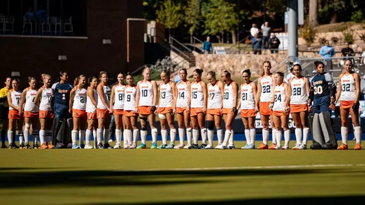 Syracuse Field Hockey on the field at UNC