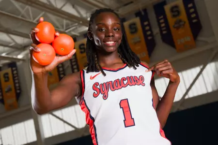 Destiny Robinson signs with Syracuse
