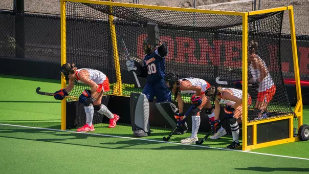 Syracuse Field Hockey DPC Unit in Goal