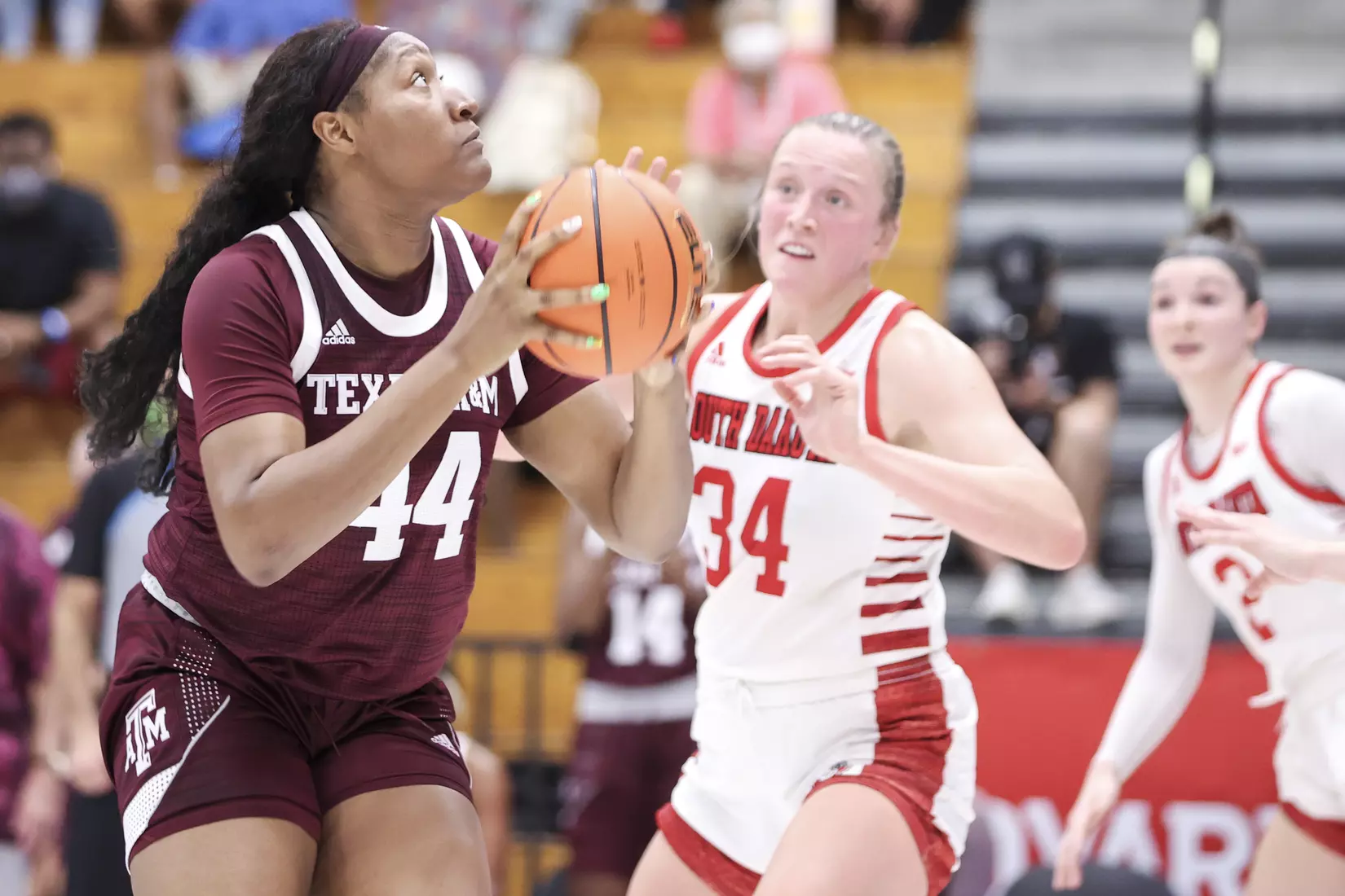 St. Thomas, U.S.V.I - November 26, 2021 - during the game between the South Dakota Coyotes and the Texas A&M Aggies in St. Thomas, U.S.V.I. Photo By Kate Luffman