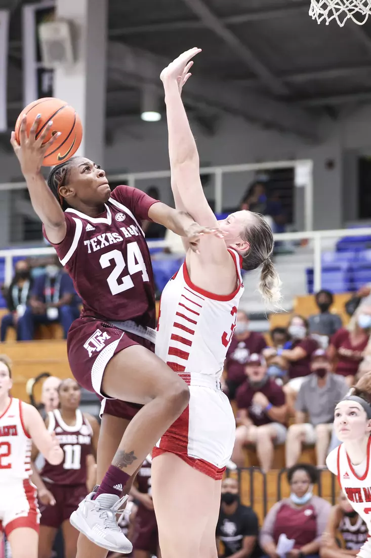 St. Thomas, U.S.V.I - November 26, 2021 - during the game between the South Dakota Coyotes and the Texas A&M Aggies in St. Thomas, U.S.V.I. Photo By Kate Luffman