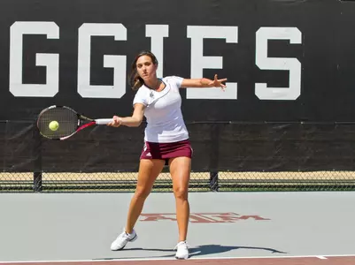 Wen, Sanchez-Quintanar Notch Ranked Wins in Semifinals