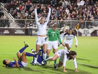 Aggies Blank LSU 4-0 to Advance in NCAA Tourney