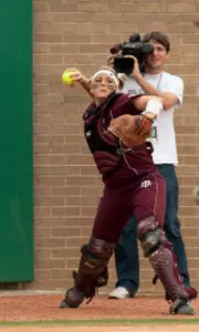 Softball Suffers 7-3 Loss to No. 15 Oklahoma