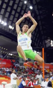 Fabrice Lapierre wins World Indoor long jump gold