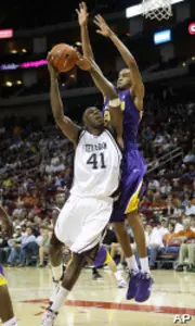 Aggies Hand LSU First Defeat to Extend Win Streak to Six