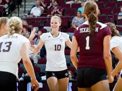 Volleyball Returns to Win Column